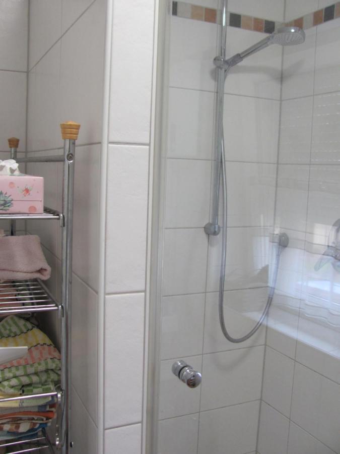 #1Gemuetliches Ruhiges Sonniges Balkonzimmer Mit Gemeinschaftsbad W-Lan Airport Nah Late Night Check In Haus Nr 9,5 Trunkelsberg Exteriör bild