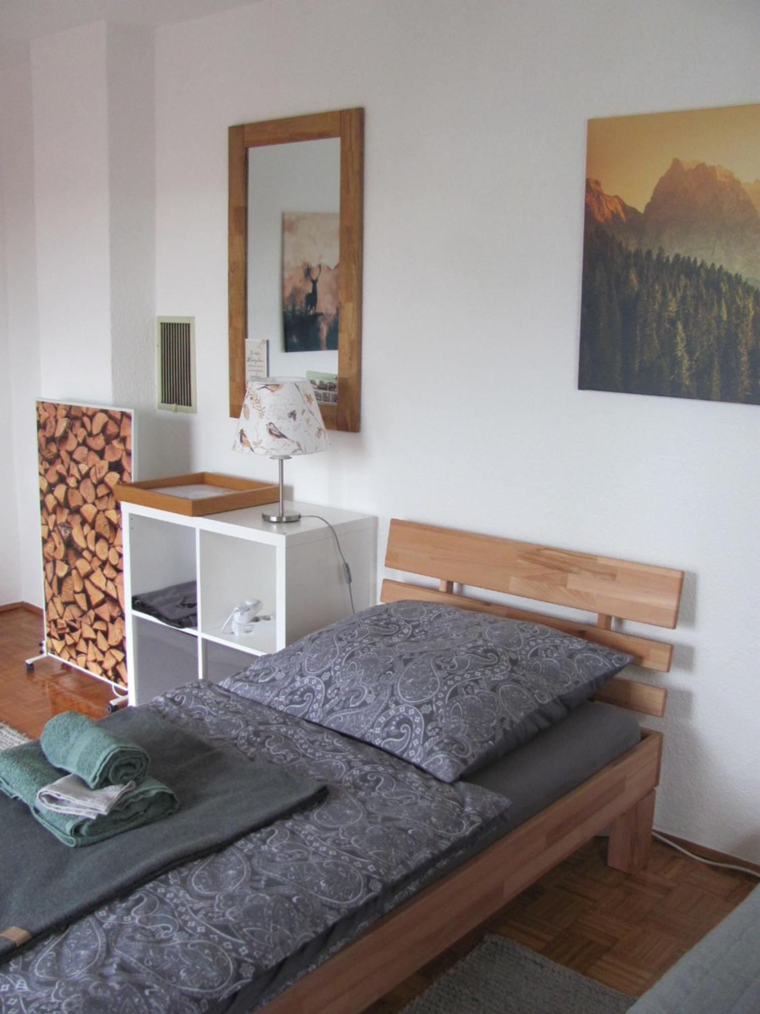 #1Gemuetliches Ruhiges Sonniges Balkonzimmer Mit Gemeinschaftsbad W-Lan Airport Nah Late Night Check In Haus Nr 9,5 Trunkelsberg Exteriör bild
