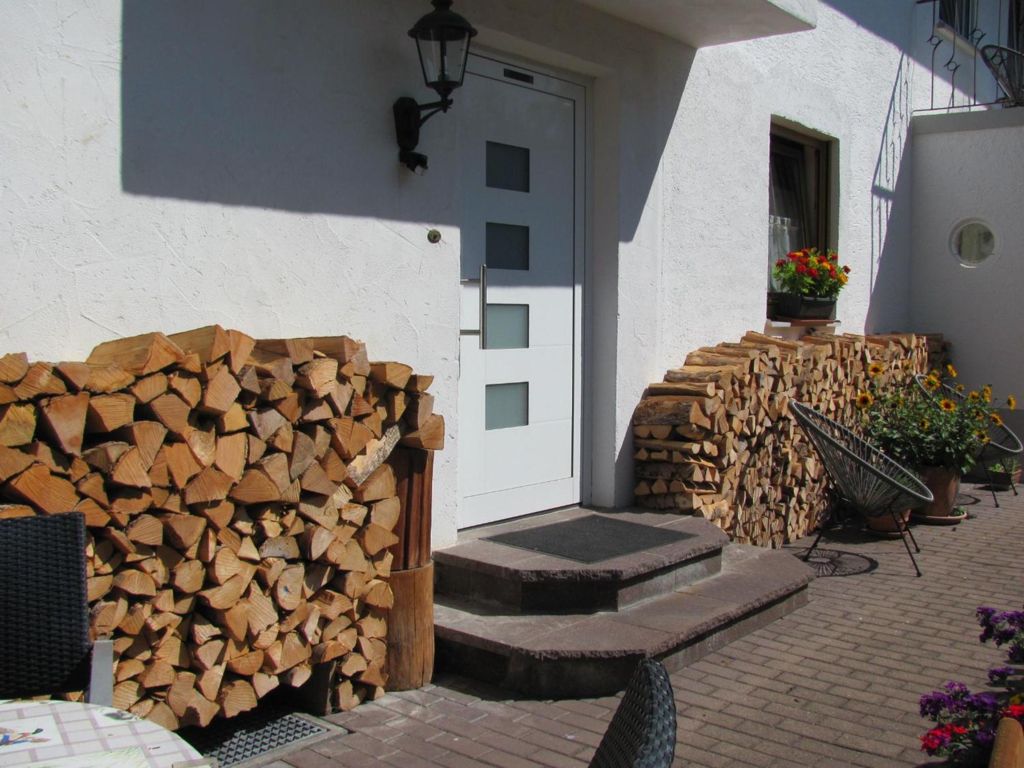 #1Gemuetliches Ruhiges Sonniges Balkonzimmer Mit Gemeinschaftsbad W-Lan Airport Nah Late Night Check In Haus Nr 9,5 Trunkelsberg Exteriör bild